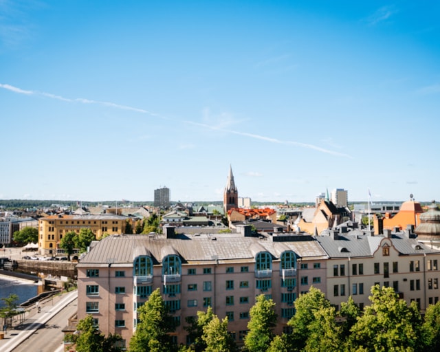 Vacker utsikt över takåsar intill fastigheten